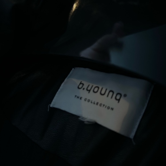 B Young Oversized Vegan Leather Vest - Picture 3 of 3